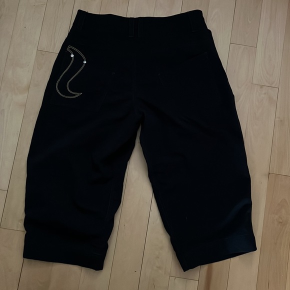 Lululemon Vintage black crops guesstimate size 10, see measurements - Picture 8 of 8